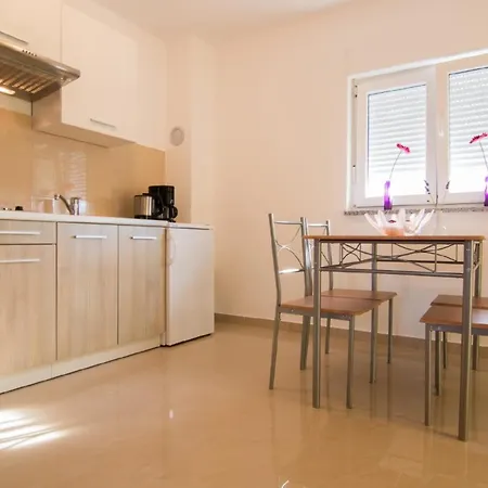 Apartment Fuer 3 Personen Ca 35 Qm In Fazana, Istrien Istrische Riviera Valbandon